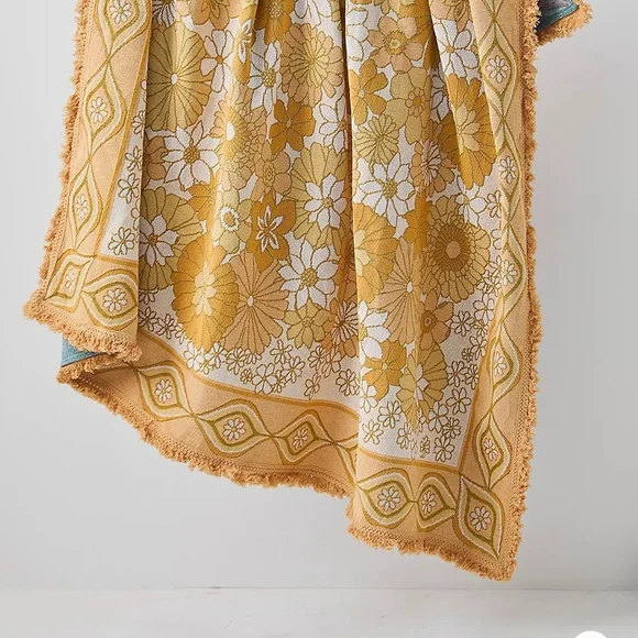 Wandering Floral Patterned Throw with Fringe - Picture 2 of 12